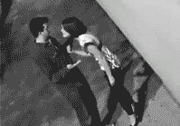 渣男gif：千年殺，人家殺屁股后面，你殺下面？9012最狠的千年殺