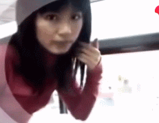 ?SHE的田馥甄，最想刪除的黑GIF（吐口水）